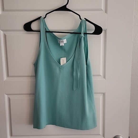 Ann Taylor Loft V-neck Top NWT - Picture 1 of 9